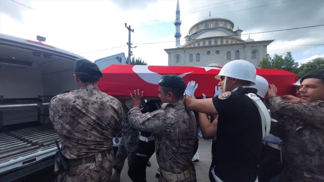 Sakarya'da Şehit Düşen Özel Harekat Kursiyerine Son Veda