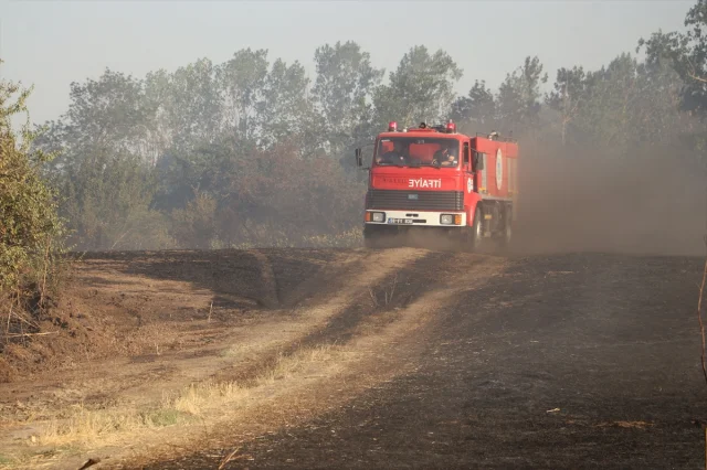 Tekirdağ'da Büyük Yangın 1500 Dekar Tarım Arazisini Küle Çevirdi