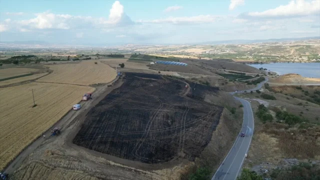 Bursa İnegöl'de Buğday Tarlasında Alevler: Yangın Kontrol Al...