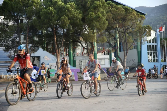 Fethiye'de Bisiklet Kazalarına Karşı Sessiz Sürüş Etkinliği Düzenlendi