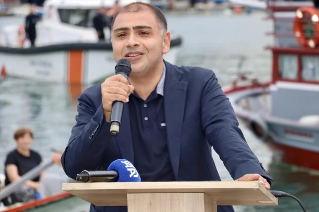 Trabzon'da Renkli Anlara Sahne Olan Yağlı Direk Yarışı