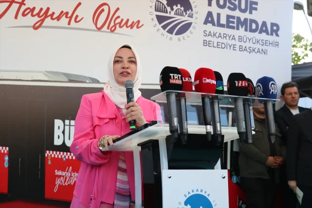 Sakarya'da İlk Metrobüs Hattı Hizmete Girdi