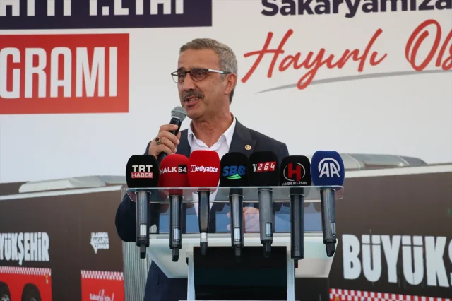 Sakarya'da İlk Metrobüs Hattı Hizmete Girdi
