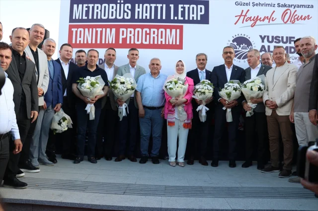 Sakarya'da İlk Metrobüs Hattı Hizmete Girdi