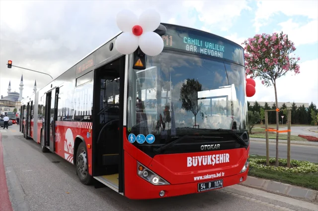 Sakarya'da İlk Metrobüs Hattı Hizmete Girdi