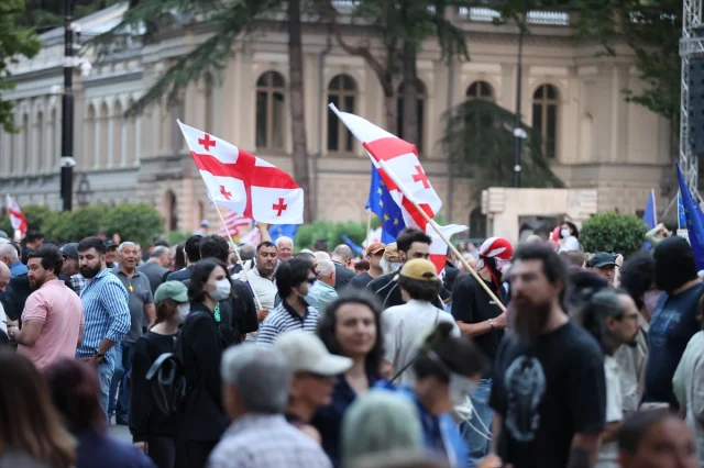 Gürcistan'da Avrupa Birliği Destekli Protestolar Yeniden Baş...