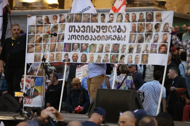 Gürcistan'da Avrupa Birliği Destekli Protestolar Yeniden Başladı