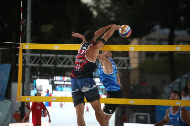 Aydın'da Nefes Kesen Plaj Voleybolu Finalleri Tamamlandı