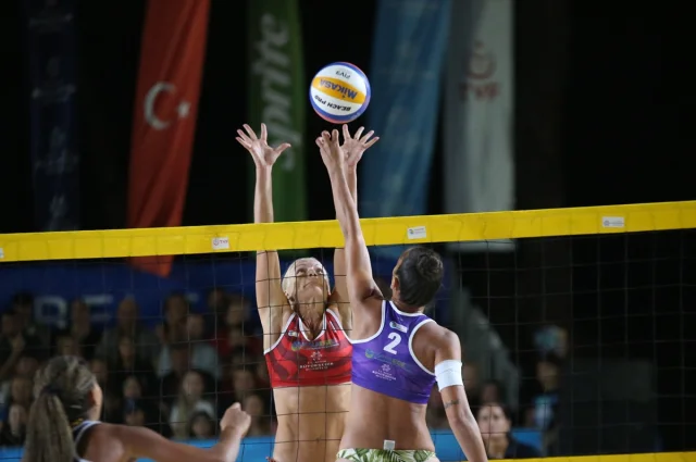 Aydın'da Nefes Kesen Plaj Voleybolu Finalleri Tamamlandı