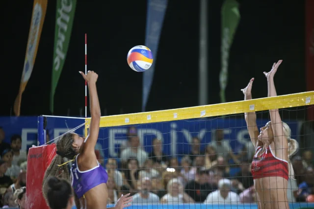 Aydın'da Nefes Kesen Plaj Voleybolu Finalleri Tamamlandı