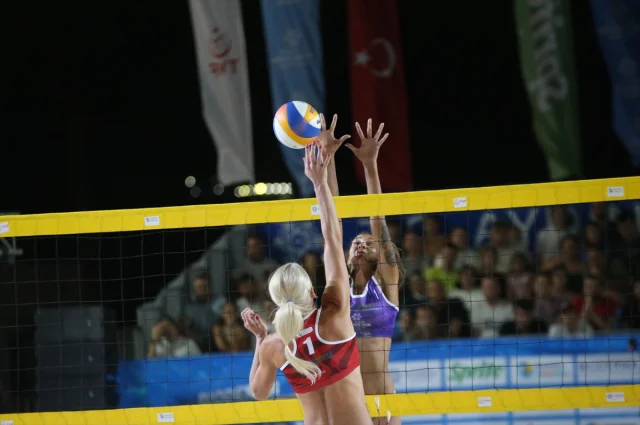 Aydın'da Nefes Kesen Plaj Voleybolu Finalleri Tamamlandı