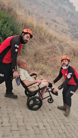 Seferihisar'da İHH Destanı: Engelli Vatandaş Yangından Kurta...