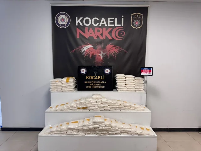 Kocaeli'deki Büyük Uyuşturucu Operasyonu 82 Kilogram Senteti...