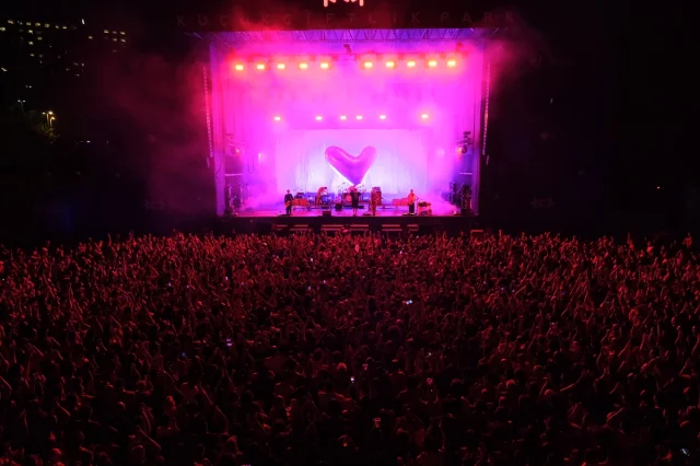 Fontaines D.C.'den İstanbul'da Filistin İçin Güçlü Mesaj
