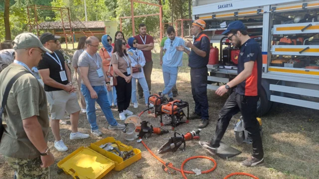 Sakarya'da Öğretmenlere Afet ve Çevre Eğitimleri