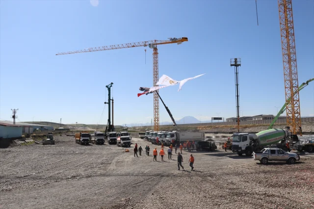 Ağrı'yı Turizm ve Ticaret Merkezi Yapacak V Mall Projesinin...