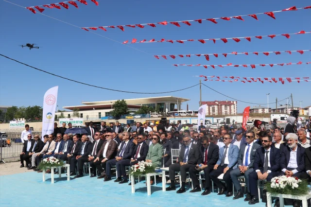 Ağrı'yı Turizm ve Ticaret Merkezi Yapacak V Mall Projesinin Temeli Atıldı