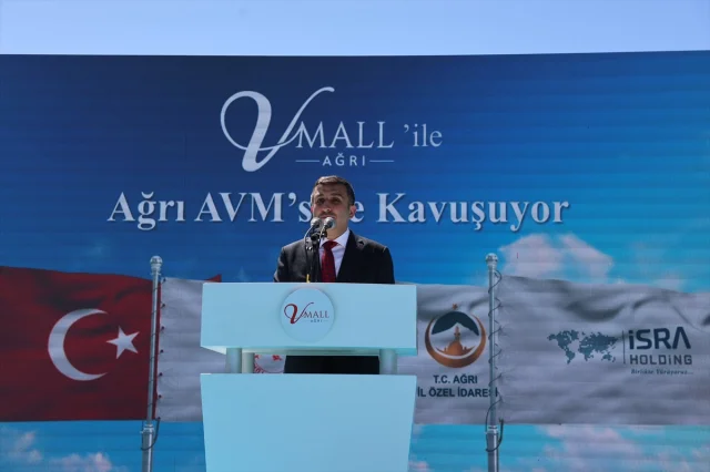 Ağrı'yı Turizm ve Ticaret Merkezi Yapacak V Mall Projesinin Temeli Atıldı