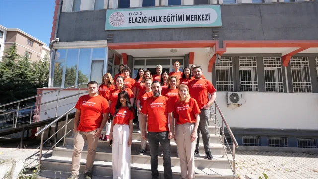 Vodafone Gönüllülerinden Elazığ’da Dijital Eğitim Desteği