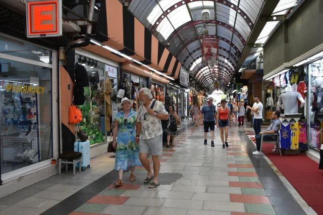 Dev Kruvaziyer Marella Explorer Marmaris'i Renklendirdi