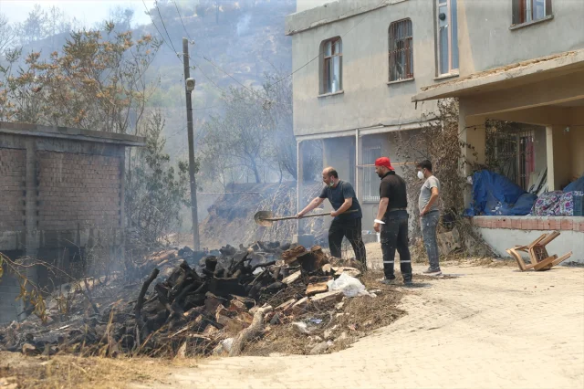 Hatay'daki Orman Yangını İle Mücadele Devam Ediyor