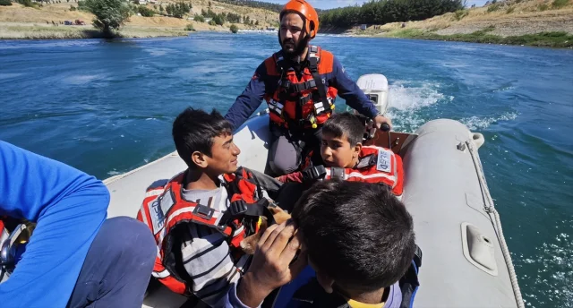 Kahramanmaraş'ta Yükselen Nehirdeki Dram: AFAD Çocukları Kurtardı