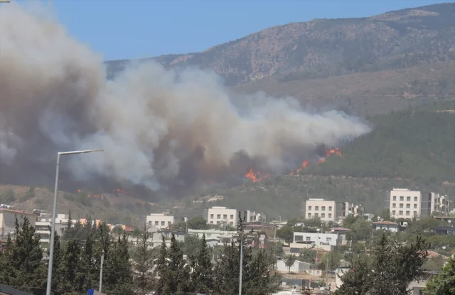 Hatay'daki Yangın Sürekli Müdahaleyle Kontrol Altında