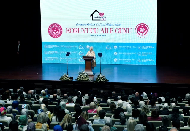 Emine Erdoğan Koruyucu Aile Günü'nde İnsani Mesajlar Verdi