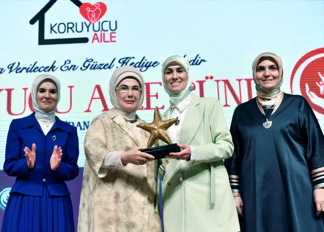Emine Erdoğan Koruyucu Aile Günü'nde İnsani Mesajlar Verdi