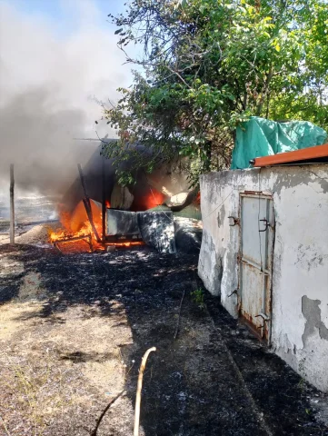 Malatya'da Otluk Yangını Büyüyerek Buğday Tarlasını Küle Çev...
