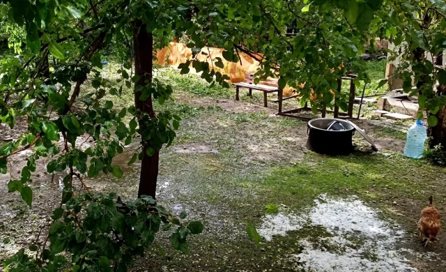 Kars'ta Şiddetli Sağanak ve Dolu Hayatı Felç Etti