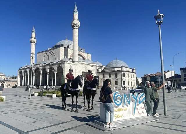 Konya'da Atlı Polisler Şehre Renk Kattı