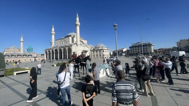 Konya'da Atlı Polisler Şehre Renk Kattı