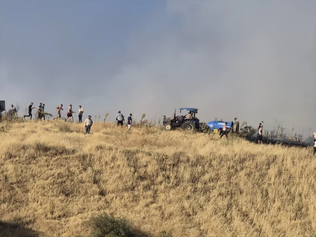 Manisa'nın Ahmetli İlçesindeki Yangına Hızlı Müdahale