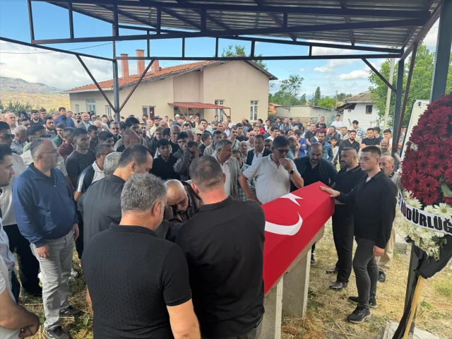 Ankara'daki Kavga Sonrası Hayatını Kaybeden Genç Polis Memuru Çankırı'da Son Yolculuğuna Uğurlandı
