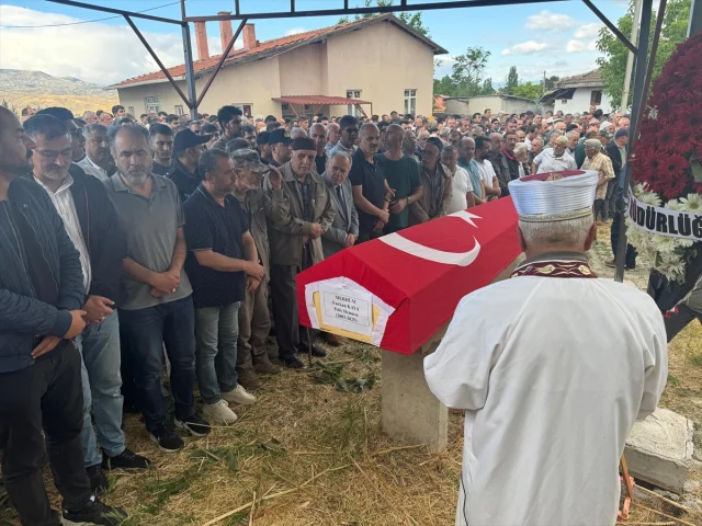 Ankara'daki Kavga Sonrası Hayatını Kaybeden Genç Polis Memuru Çankırı'da Son Yolculuğuna Uğurlandı