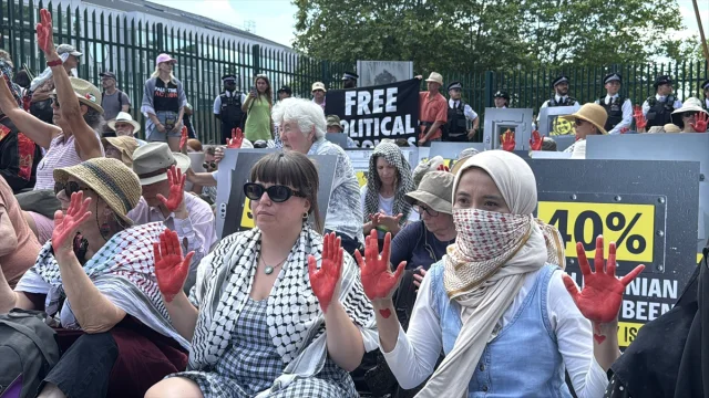 İngiltere'de İsrailli Silah Şirketi Protestosunda Gerilim Büyüyor