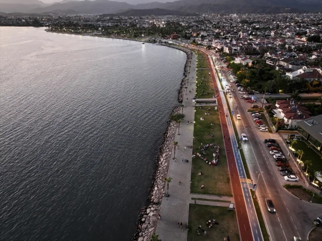 Fethiye'de Sıcak Havalarda Sahillere Akın Sürüyor