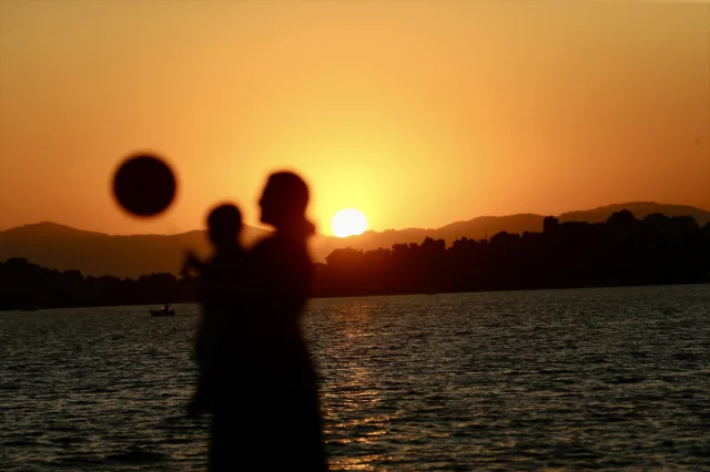 Fethiye'de Sıcak Havalarda Sahillere Akın Sürüyor