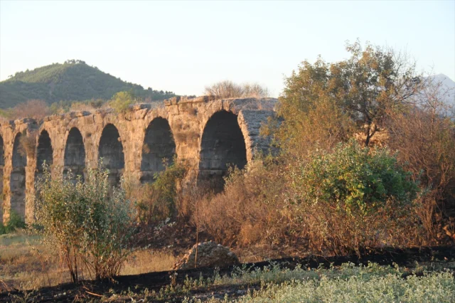 Antalya'da Aspendos Yakınlarında Çıkan Yangın Kontrol Altına Alındı