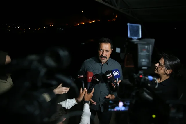 Hatay’da Orman Yangını Hızla Yayılıyor