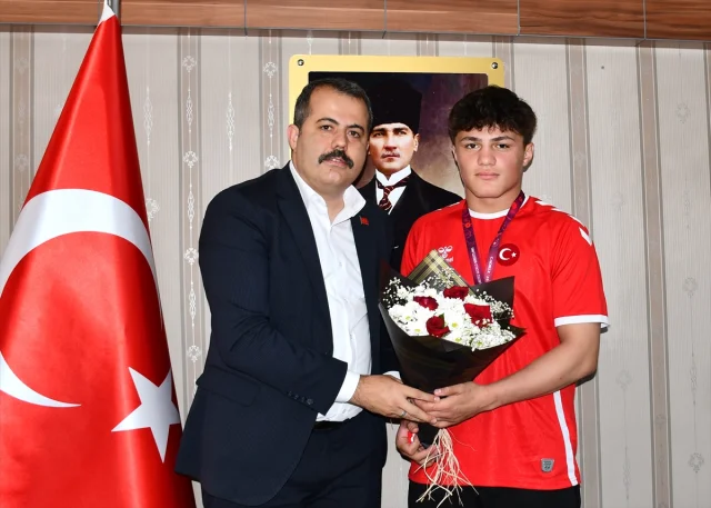 Yusuf Yaser Aksu Avrupa'dan Altınla Döndü, Samsun'un Gururu Oldu