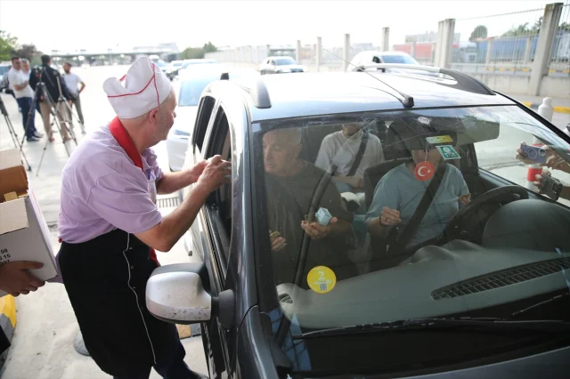 Kapıkule'de Gurbetçilere Renkli Karşılama