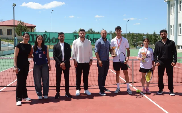 Kars'ta Tenis Turnuvası Dayanışma Ruhunu Güçlendirdi