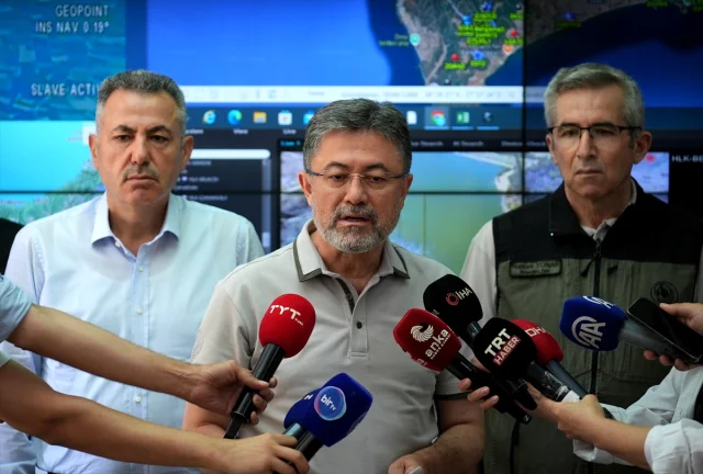 Tarım ve Orman Bakanı Yumaklı Yangın Tehlikesine Karşı Uyardı