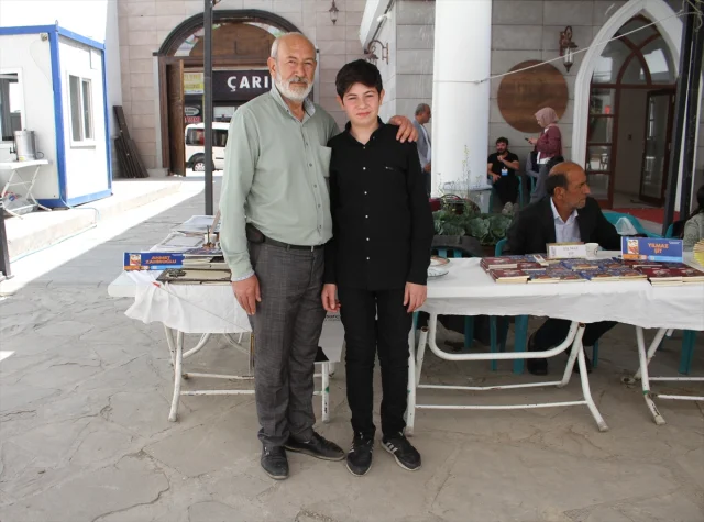 Genç Sanatçı Yusufcan Zahiroğlu Kaligrafi ile İz Bırakıyor