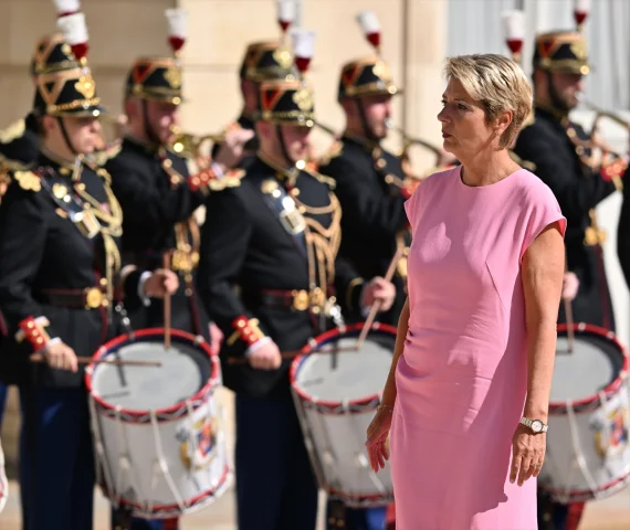 Macron ve Keller-Sutter Paris'te Avrupa Geleceğini Konuştu