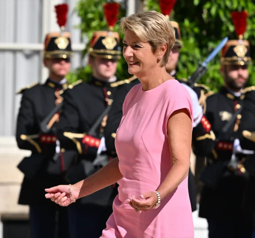 Macron ve Keller-Sutter Paris'te Avrupa Geleceğini Konuştu