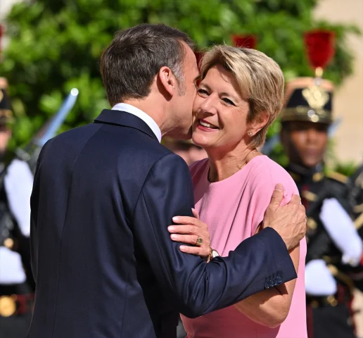 Macron ve Keller-Sutter Paris'te Avrupa Geleceğini Konuştu