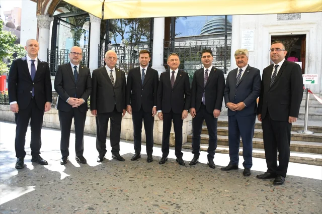 TBMM'den Balkanlara Barış Mesajı: Dışişleri Komisyonu Başkanı Oktay, Arnavutluk'ta Önemli Görüşmeler Yaptı